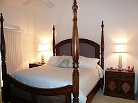 Master Bedroom.
CLICK on picture to enlarge. Later CLOSE (x) large picture.