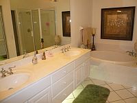 Master Bathroom.
CLICK on picture to enlarge. Later CLOSE (x) large picture.