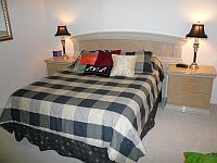 Guest Bedroom.
CLICK on picture to enlarge. Later CLOSE (x) large picture.