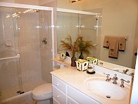 Guest Bathroom.
CLICK on picture to enlarge. Later CLOSE (x) large picture.