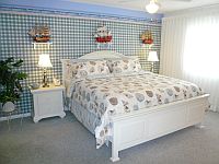 Master Schlafzimmer, Bett im King-Size-Format.
KLICK aufs Bild vergroessert es. Spaeter grosses Bild schliessen mit (x).