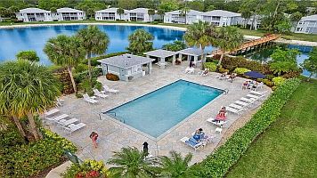 CLICK on picture to enlarge. Command Key F11 makes it even bigger. With the large picture a SLIDE SHOW is automatically activated. To go BACK and FORTH click on the LEFT or RIGHT side of the big picture. To finish the SLIDE SHOW click in the darkened area or on (x).