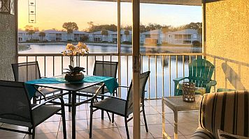 CLICK on picture to enlarge. Command Key F11 makes it even bigger. With the large picture a SLIDE SHOW is automatically activated. To go BACK and FORTH click on the LEFT or RIGHT side of the big picture. To finish the SLIDE SHOW click in the darkened area or on (x).