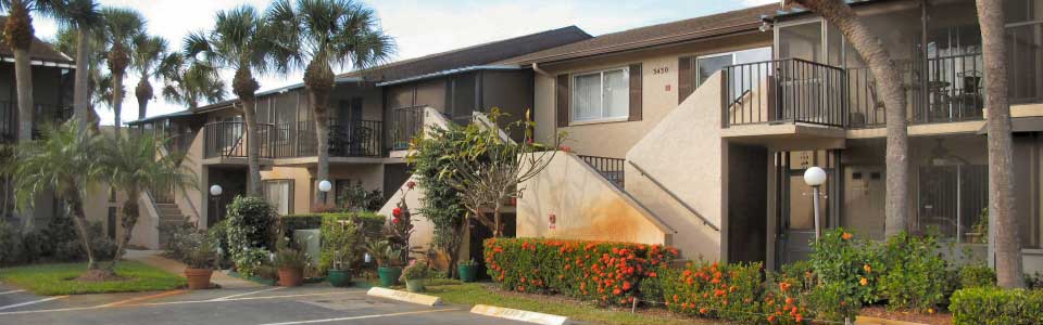 View from the parking lot to the apartment (ground floor).