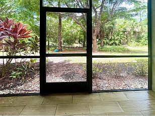 CLICK on picture to enlarge. Command Key F11 makes it even bigger. With the large picture a SLIDE SHOW is automatically activated. To go BACK and FORTH click on the LEFT or RIGHT side of the big picture. To finish the SLIDE SHOW click in the darkened area or on (x).