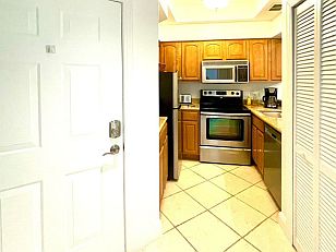 CLICK on picture to enlarge. Command Key F11 makes it even bigger. With the large picture a SLIDE SHOW is automatically activated. To go BACK and FORTH click on the LEFT or RIGHT side of the big picture. To finish the SLIDE SHOW click in the darkened area or on (x).